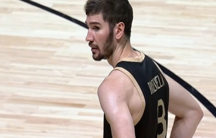 末节突然发力完成比分反超的简单介绍 末节突然发力完成比分反超的简单介绍